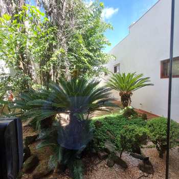 Casa de Condomínio em Pirassununga, bairro Cidade Jardim