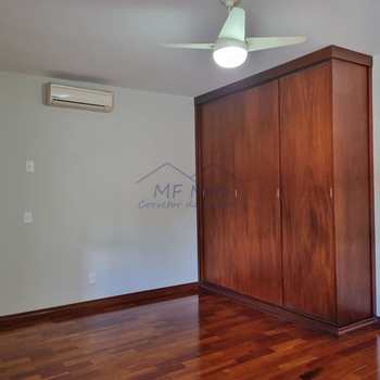 Casa de Condomínio em Pirassununga, bairro Cidade Jardim