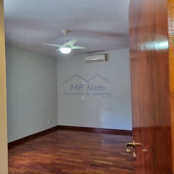Casa de Condomínio em Pirassununga, bairro Cidade Jardim