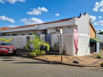 Casa Comercial, código 83900 em Pirassununga, bairro Centro
