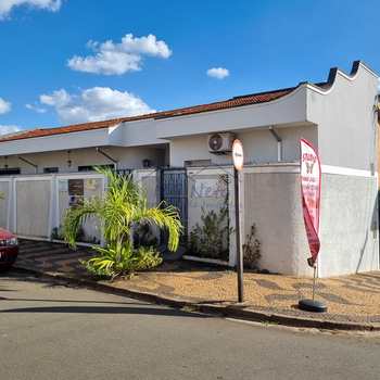 Casa Comercial em Pirassununga, bairro Centro