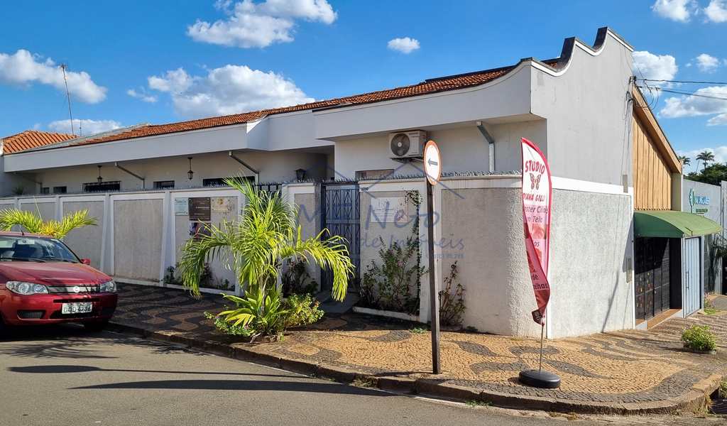 Casa Comercial em Pirassununga, bairro Centro