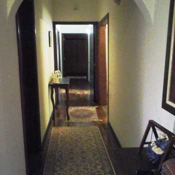 Casa Comercial em Pirassununga, bairro Centro