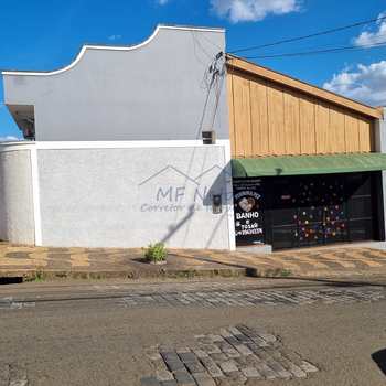 Casa Comercial em Pirassununga, bairro Centro