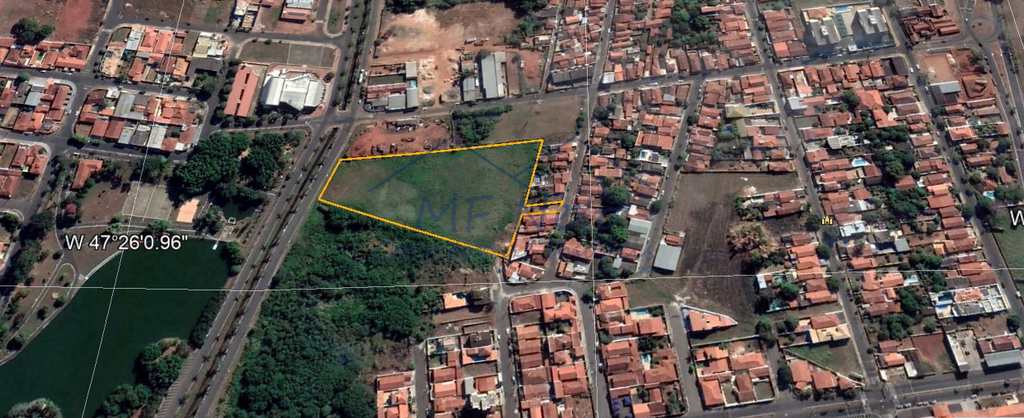 Área Comercial em Pirassununga, no bairro Jardim do Lago