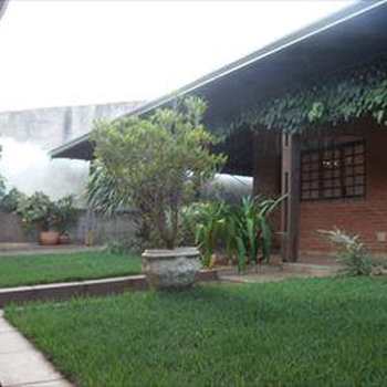 Casa em Pirassununga, bairro Vila São Guido