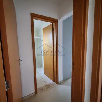 Apartamento em Pirassununga, bairro Centro