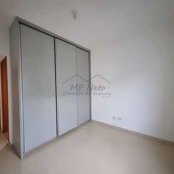 Apartamento em Pirassununga, bairro Centro