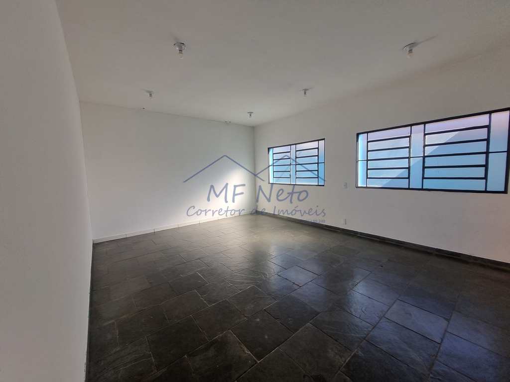 Prédio Comercial em Pirassununga, no bairro Rosário