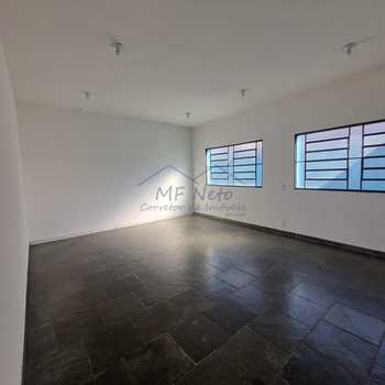 Prédio Comercial em Pirassununga, bairro Rosário