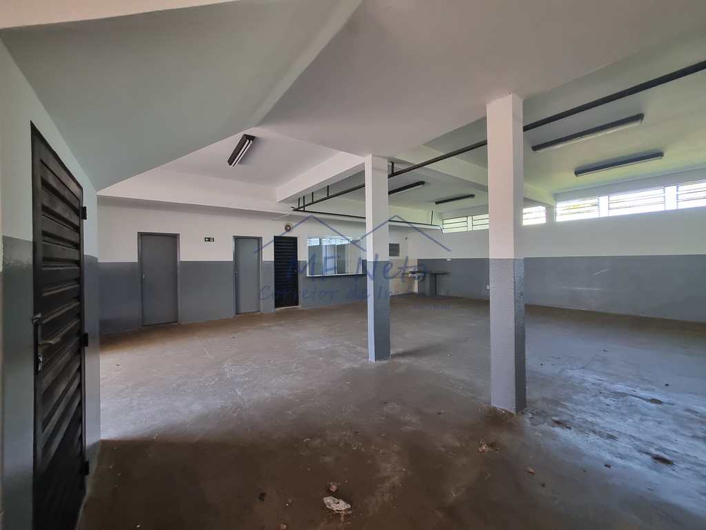 Prédio Comercial em Pirassununga, no bairro Rosário