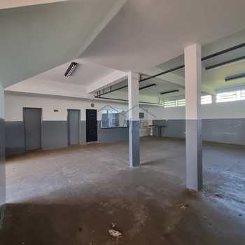 Prédio Comercial em Pirassununga, bairro Rosário