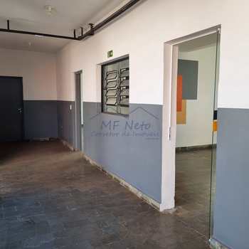 Prédio Comercial em Pirassununga, bairro Rosário