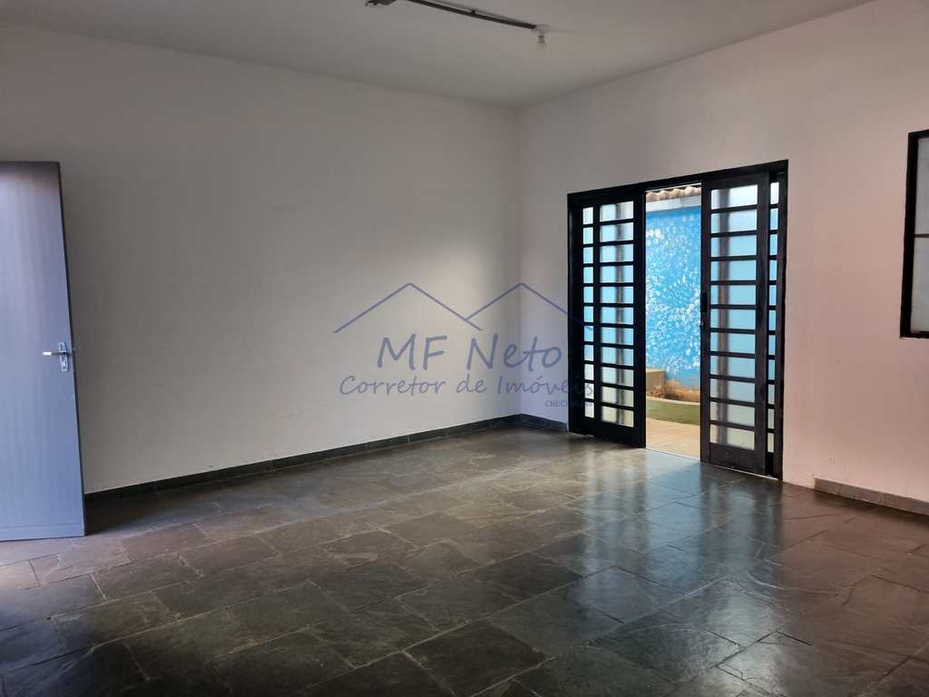 Prédio Comercial em Pirassununga, no bairro Rosário