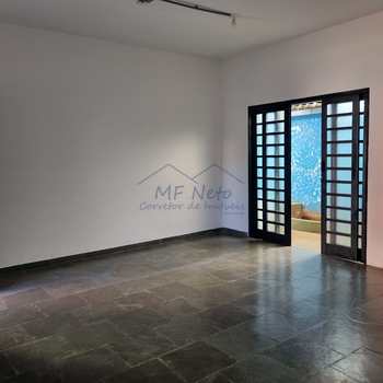 Prédio Comercial em Pirassununga, bairro Rosário