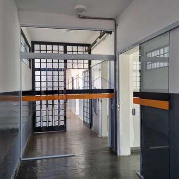 Prédio Comercial em Pirassununga, bairro Rosário