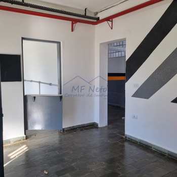 Prédio Comercial em Pirassununga, bairro Rosário