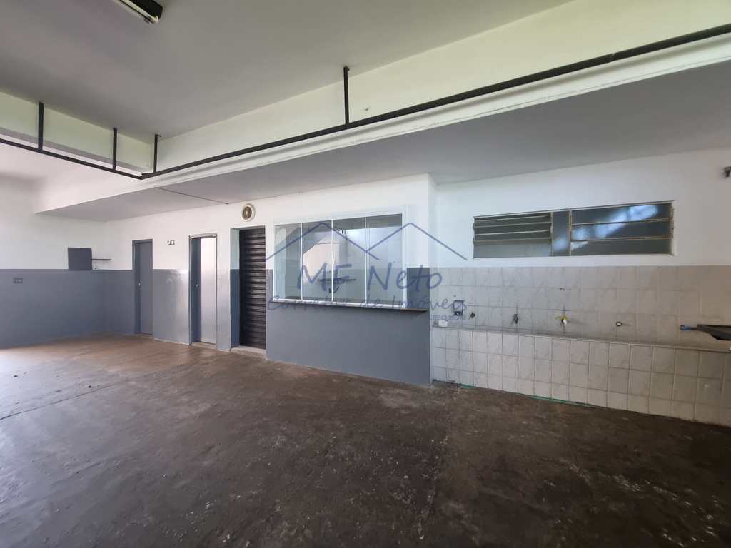 Prédio Comercial em Pirassununga, no bairro Rosário