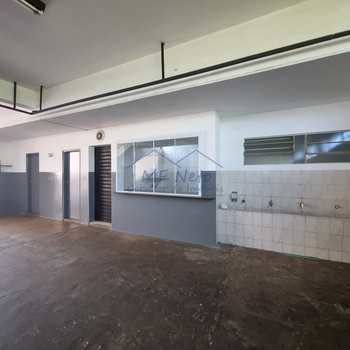Prédio Comercial em Pirassununga, bairro Rosário