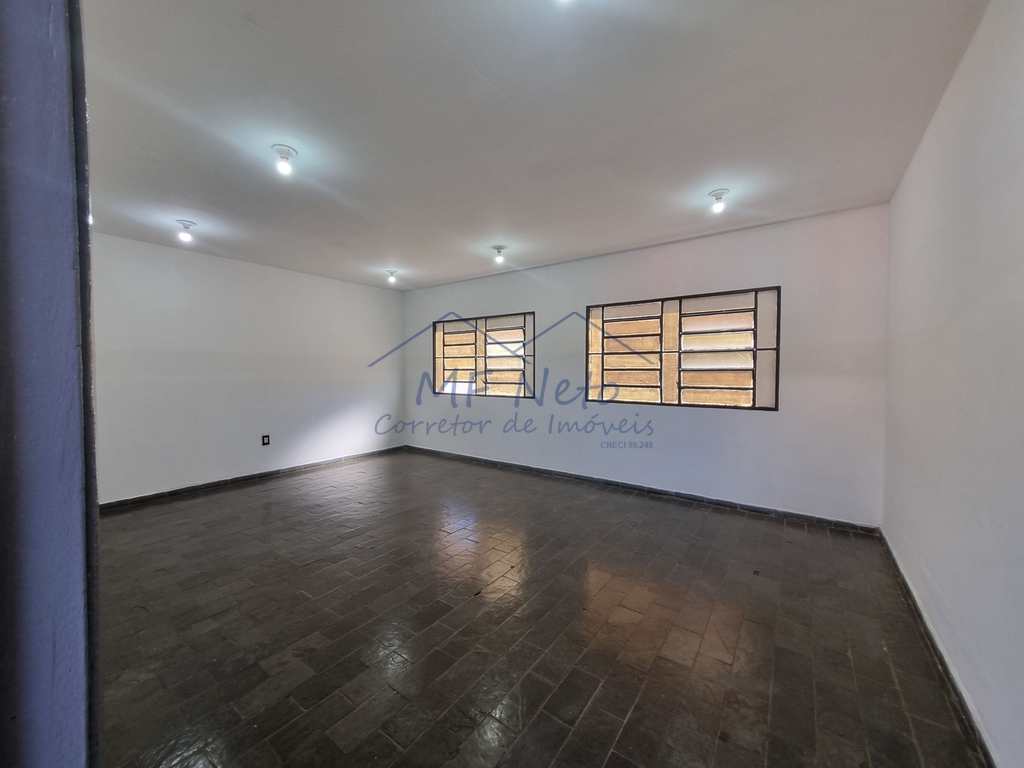 Prédio Comercial em Pirassununga, no bairro Rosário