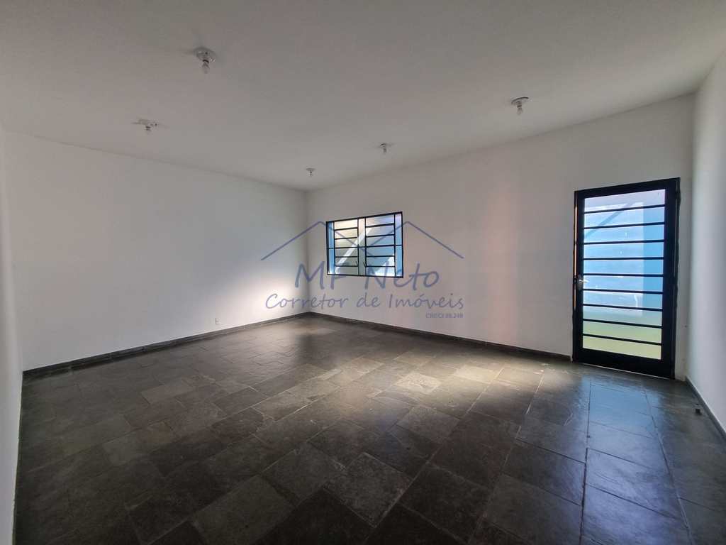 Prédio Comercial em Pirassununga, no bairro Rosário
