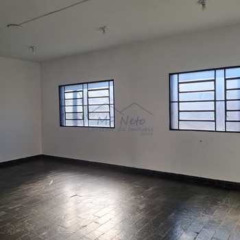 Prédio Comercial em Pirassununga, bairro Rosário