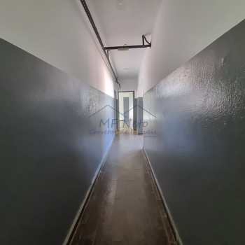 Prédio Comercial em Pirassununga, bairro Rosário