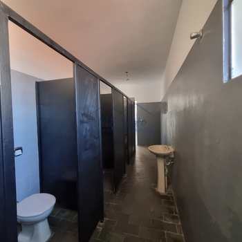 Prédio Comercial em Pirassununga, bairro Rosário