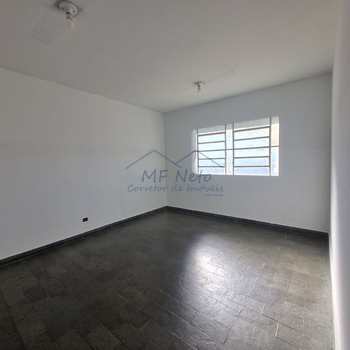 Prédio Comercial em Pirassununga, bairro Rosário