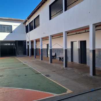Prédio Comercial em Pirassununga, bairro Rosário