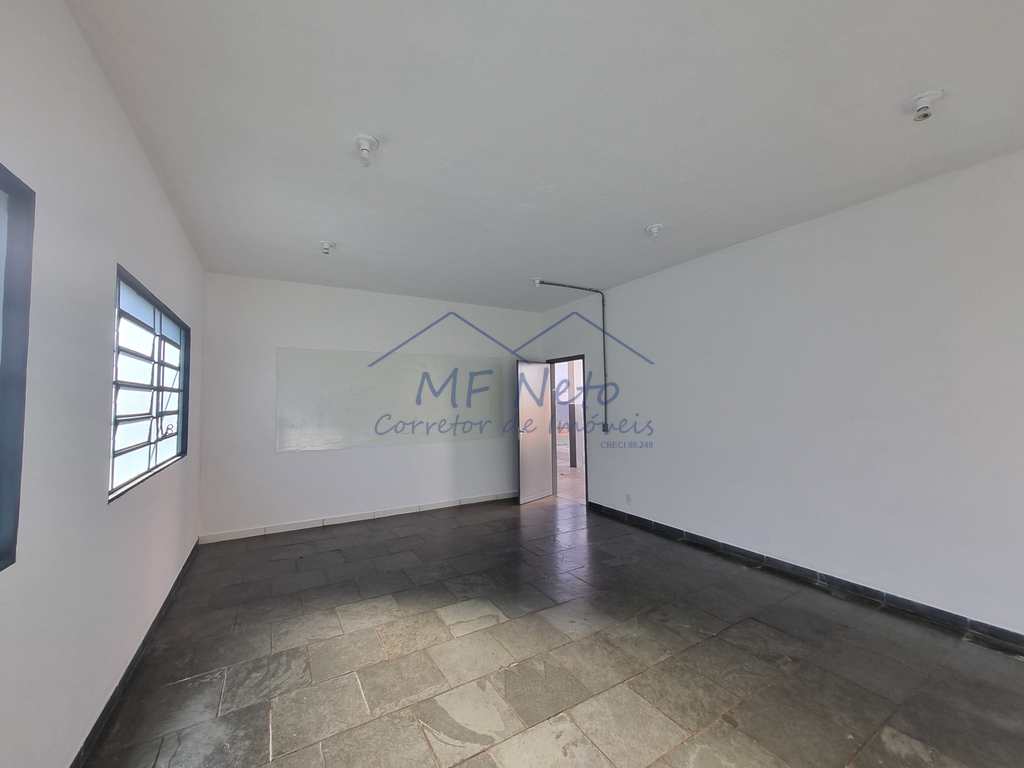Prédio Comercial em Pirassununga, no bairro Rosário