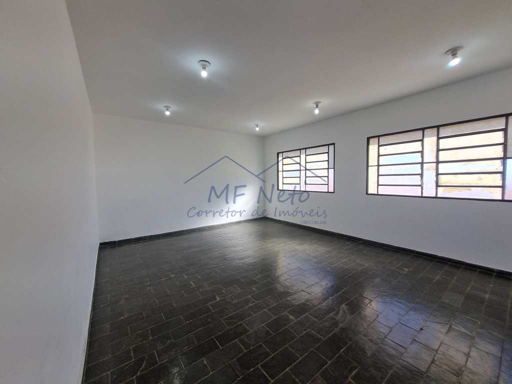 Prédio Comercial em Pirassununga, no bairro Rosário