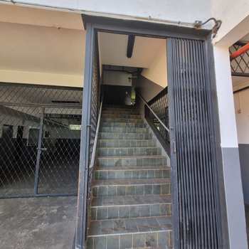 Prédio Comercial em Pirassununga, bairro Rosário
