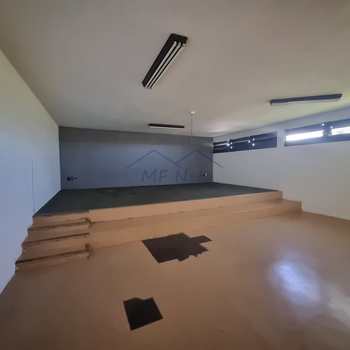 Prédio Comercial em Pirassununga, bairro Rosário