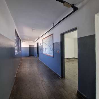 Prédio Comercial em Pirassununga, bairro Rosário