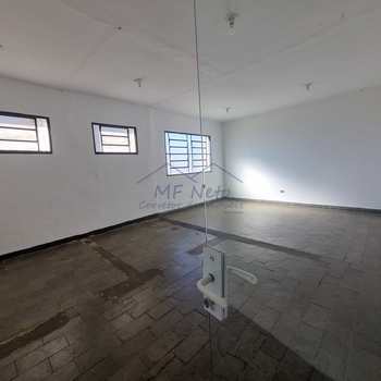 Prédio Comercial em Pirassununga, bairro Rosário