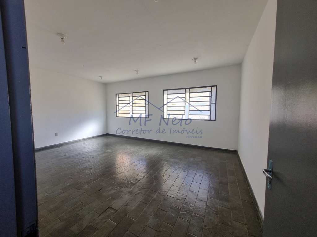 Prédio Comercial em Pirassununga, no bairro Rosário