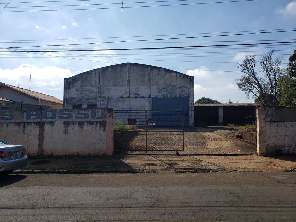 Armazém Ou Barracão em Pirassununga, no bairro Vila Santa Terezinha