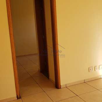 Apartamento em Pirassununga, bairro Spazio Painguás