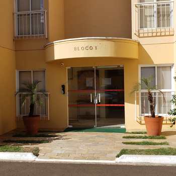 Apartamento em Pirassununga, bairro Spazio Painguás