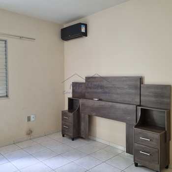 Apartamento em Pirassununga, bairro Residencial Suzana