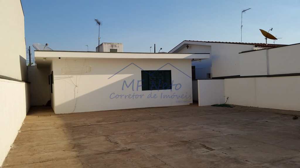 Casa em Pirassununga, no bairro Vila Pinheiro