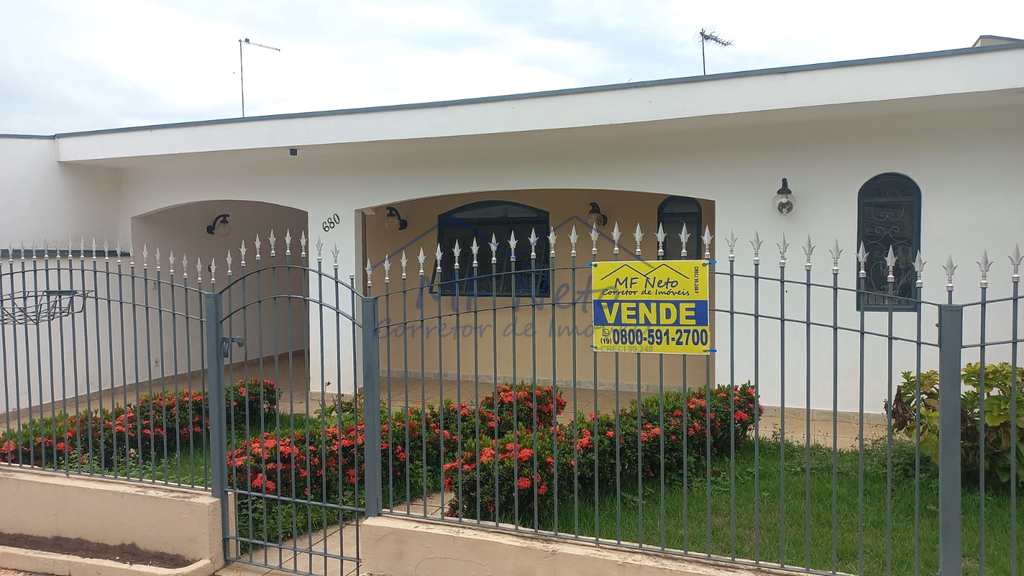 Casa em Pirassununga, no bairro Vila Pinheiro