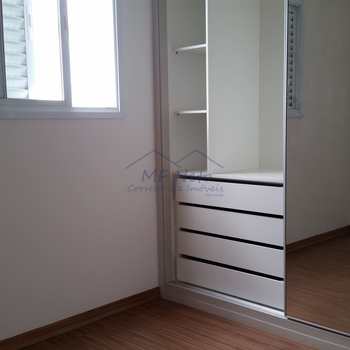 Apartamento em Pirassununga, bairro Residencial Star Vann Ess