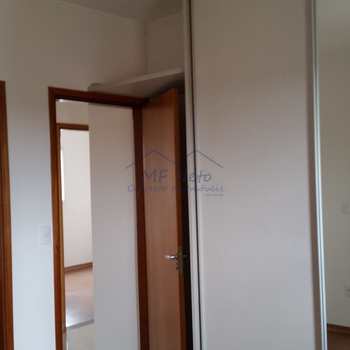 Apartamento em Pirassununga, bairro Residencial Star Vann Ess