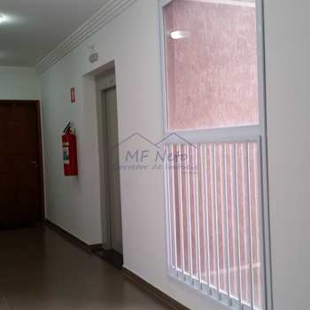 Apartamento em Pirassununga, bairro Residencial Star Vann Ess