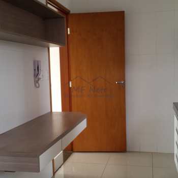 Apartamento em Pirassununga, bairro Residencial Star Vann Ess