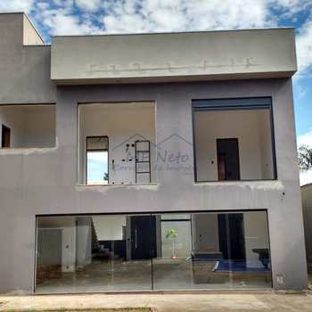 Casa de Condomínio em Pirassununga, bairro Cidade Jardim