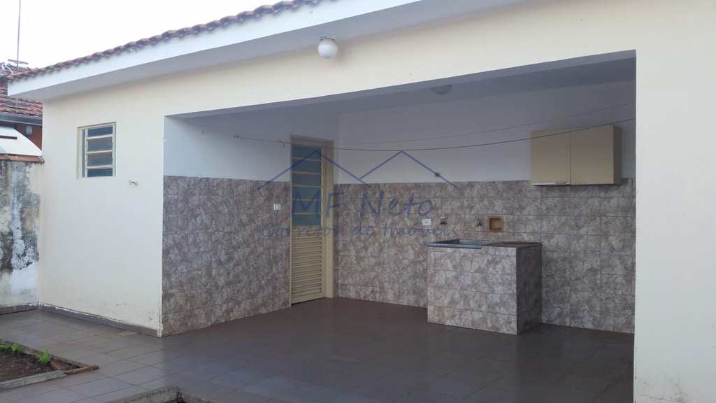 Casa em Pirassununga, no bairro Vila Santa Terezinha