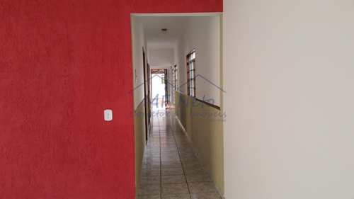 Casa, código 10131508 em Pirassununga, bairro Vila Malaquias